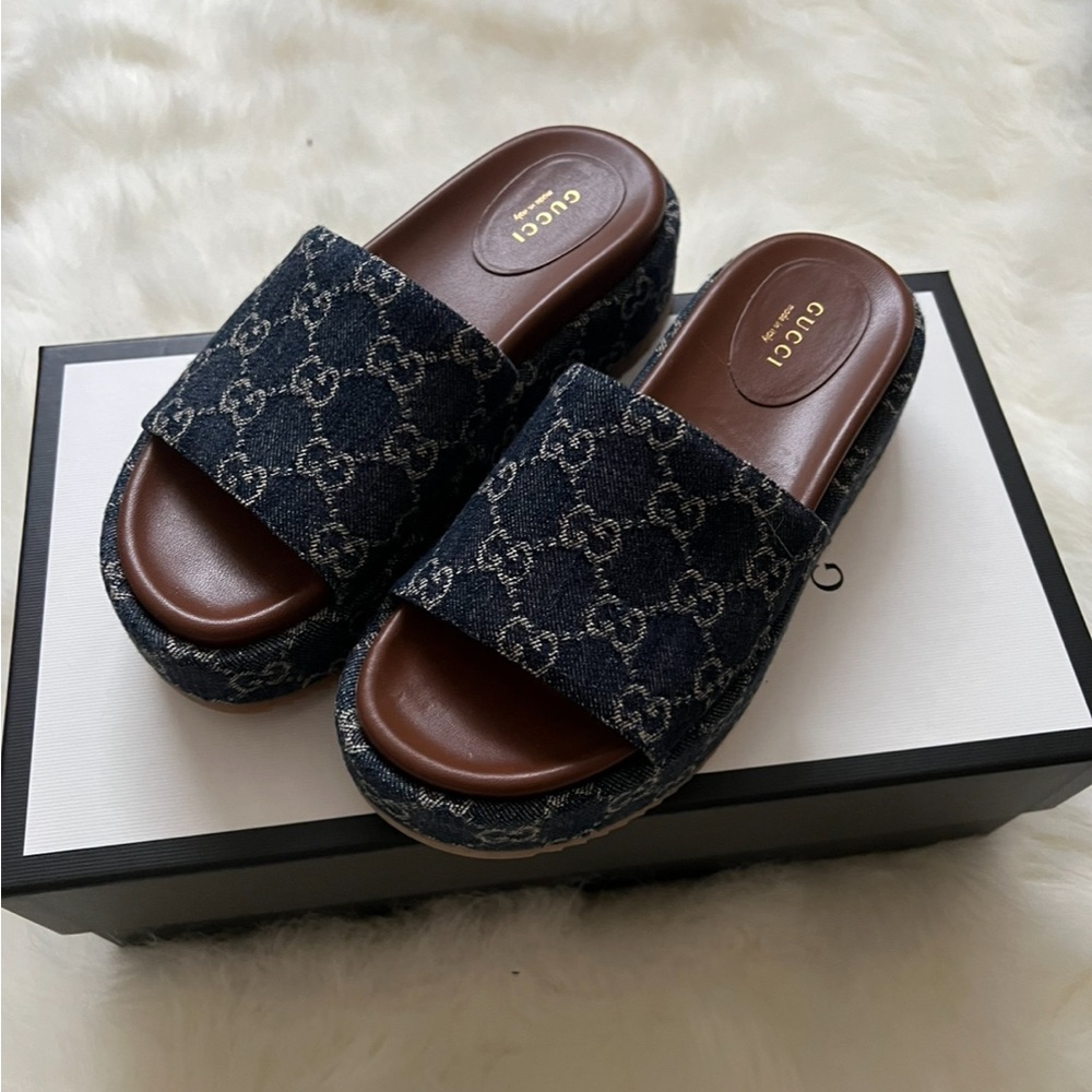 Gucci 6.5 sandals